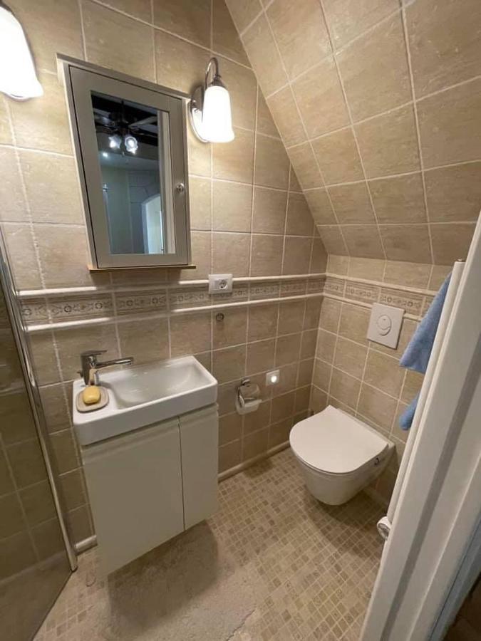 Studio Apartment Sweet Dreams Ровінь Екстер'єр фото
